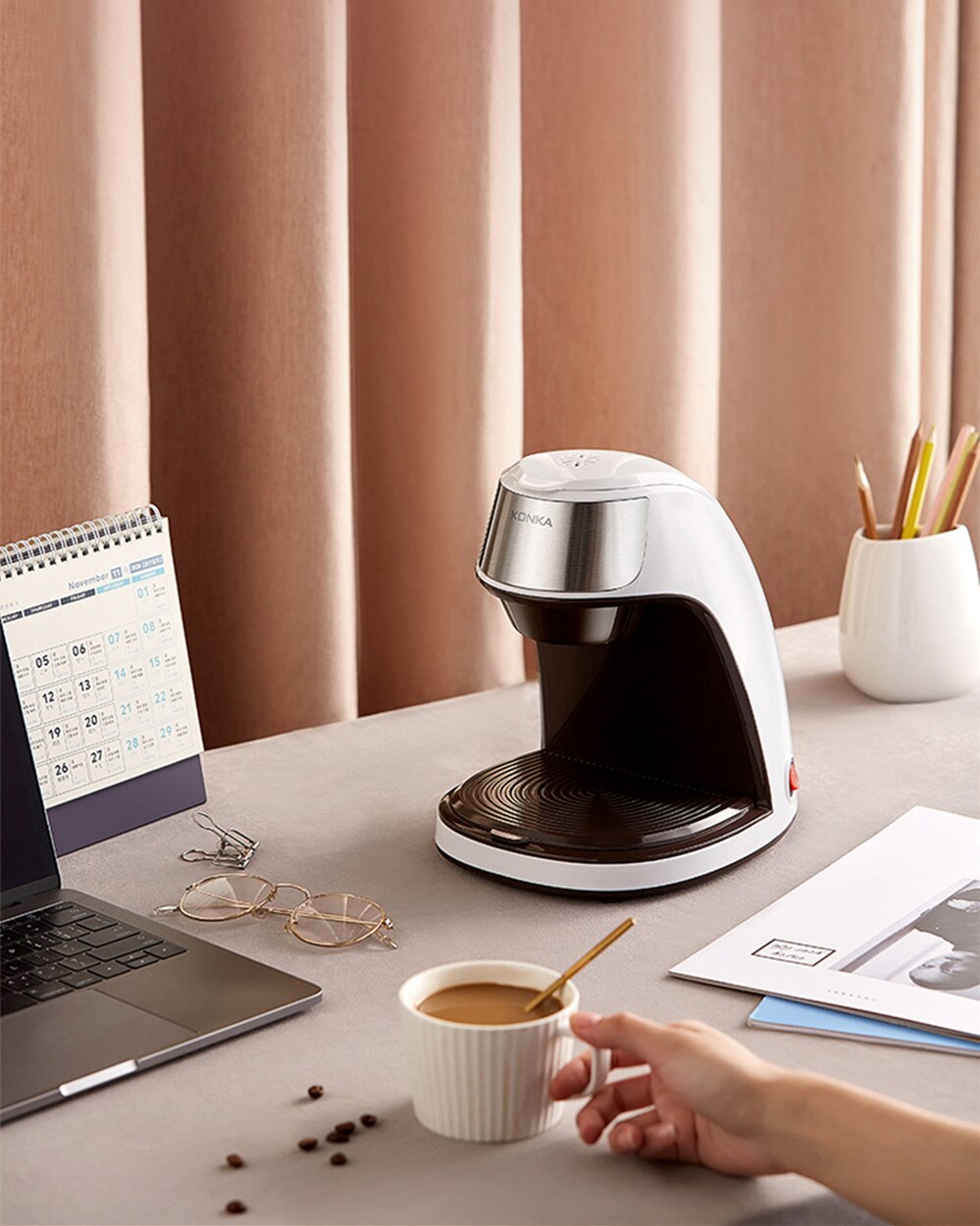 KONKA – Mini Machine à café automatique, 220v, pour la maison, style américain, pour préparer du café en poudre, du thé, facile à utiliser, tasse gratuite KONKA – Mini Machine à café automatique, 220v, pour la maison, style américain, pour préparer du café en poudre, du thé, facile à utiliser, tasse gratuite
